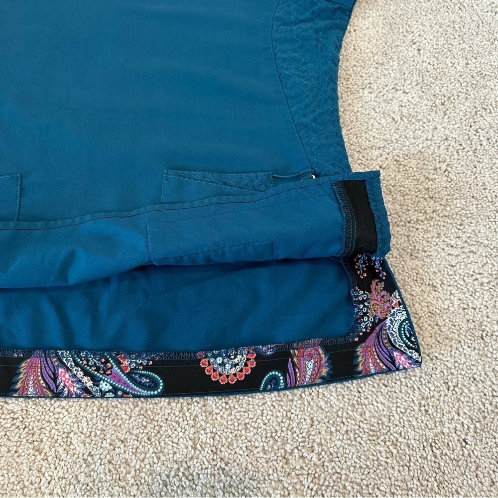 Vera Bradley V-Neck Scrub Top - Picture 6 of 10